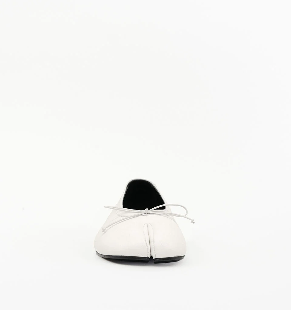 Lana - Image 15